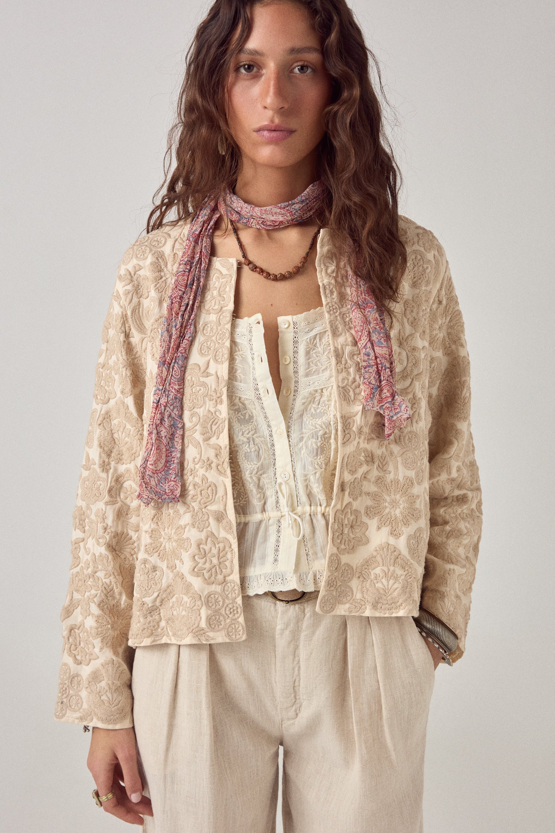 MAISON HOTEL Giacca donna Akash ricamata cropped ivory 