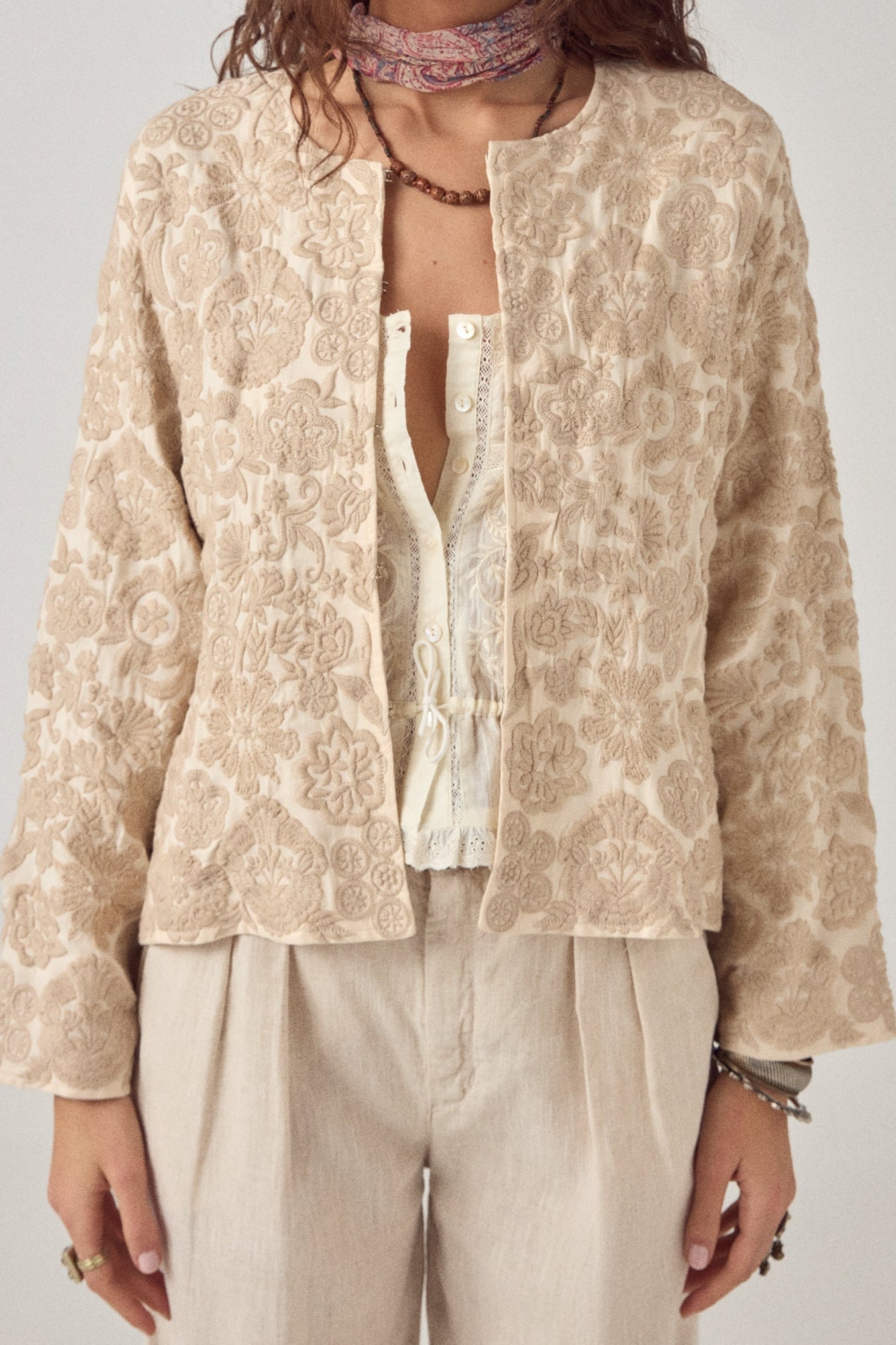 MAISON HOTEL Giacca donna Akash ricamata cropped ivory 