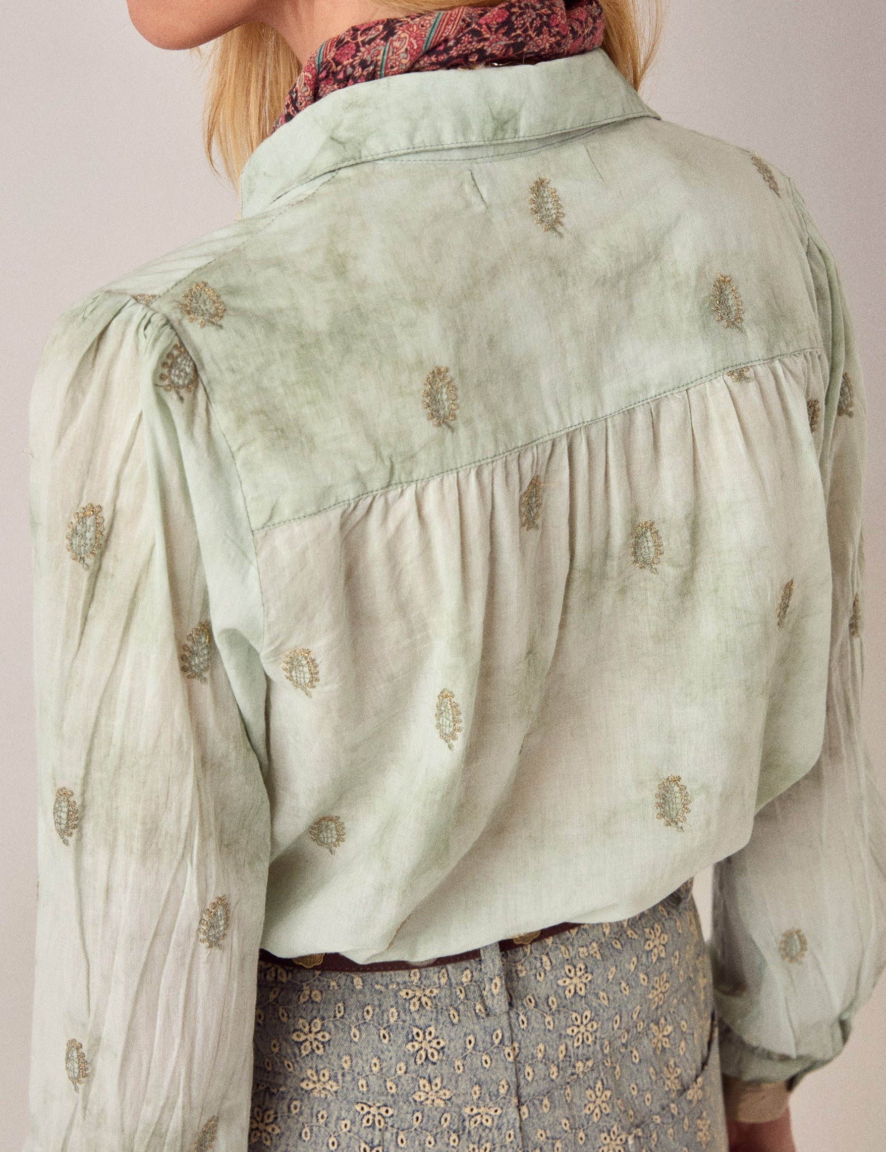 MAISON HOTEL Camicia donna Rani Mineral Jade ricamata 