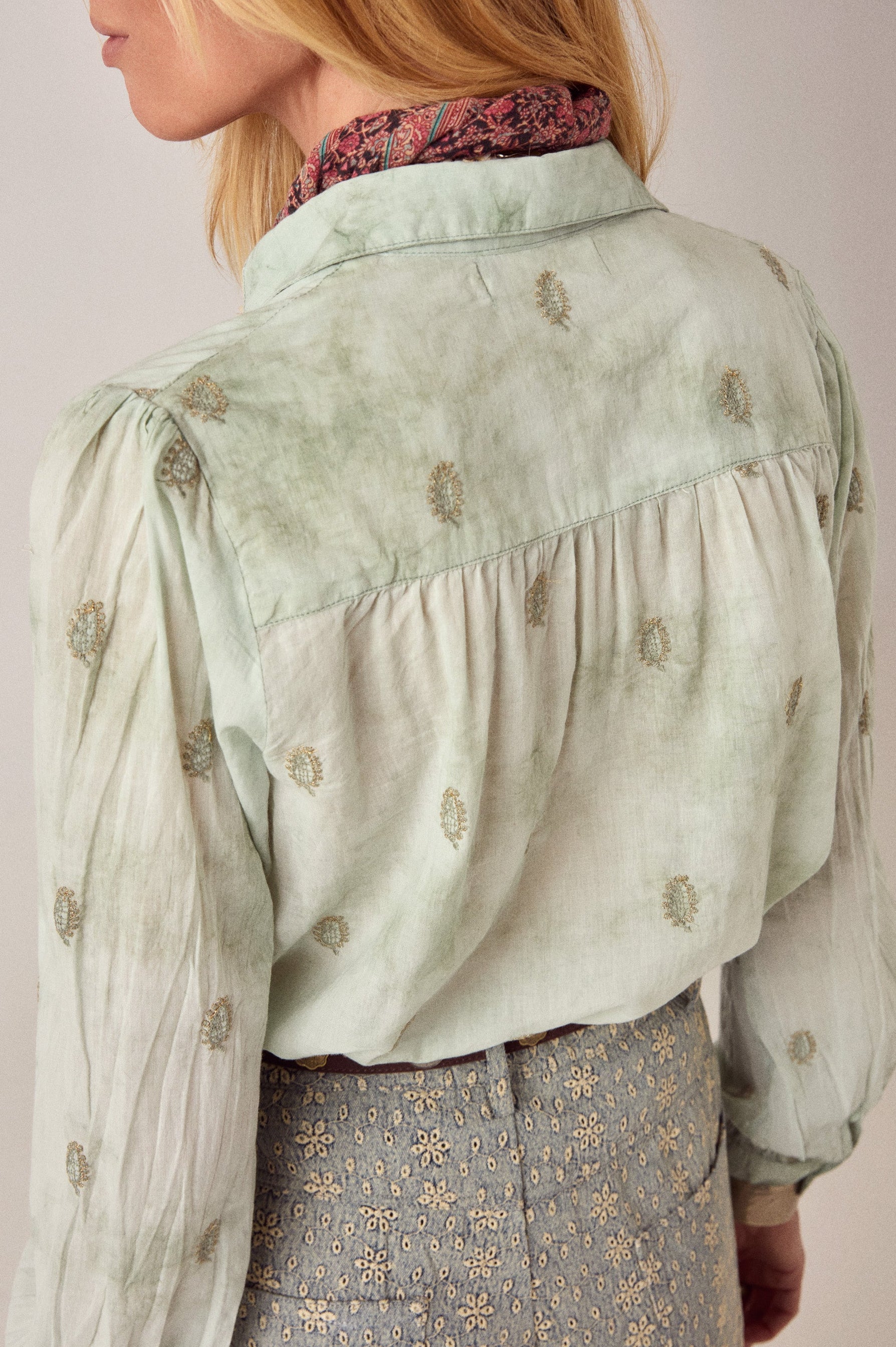 MAISON HOTEL Camicia donna Rani Mineral Jade ricamata 