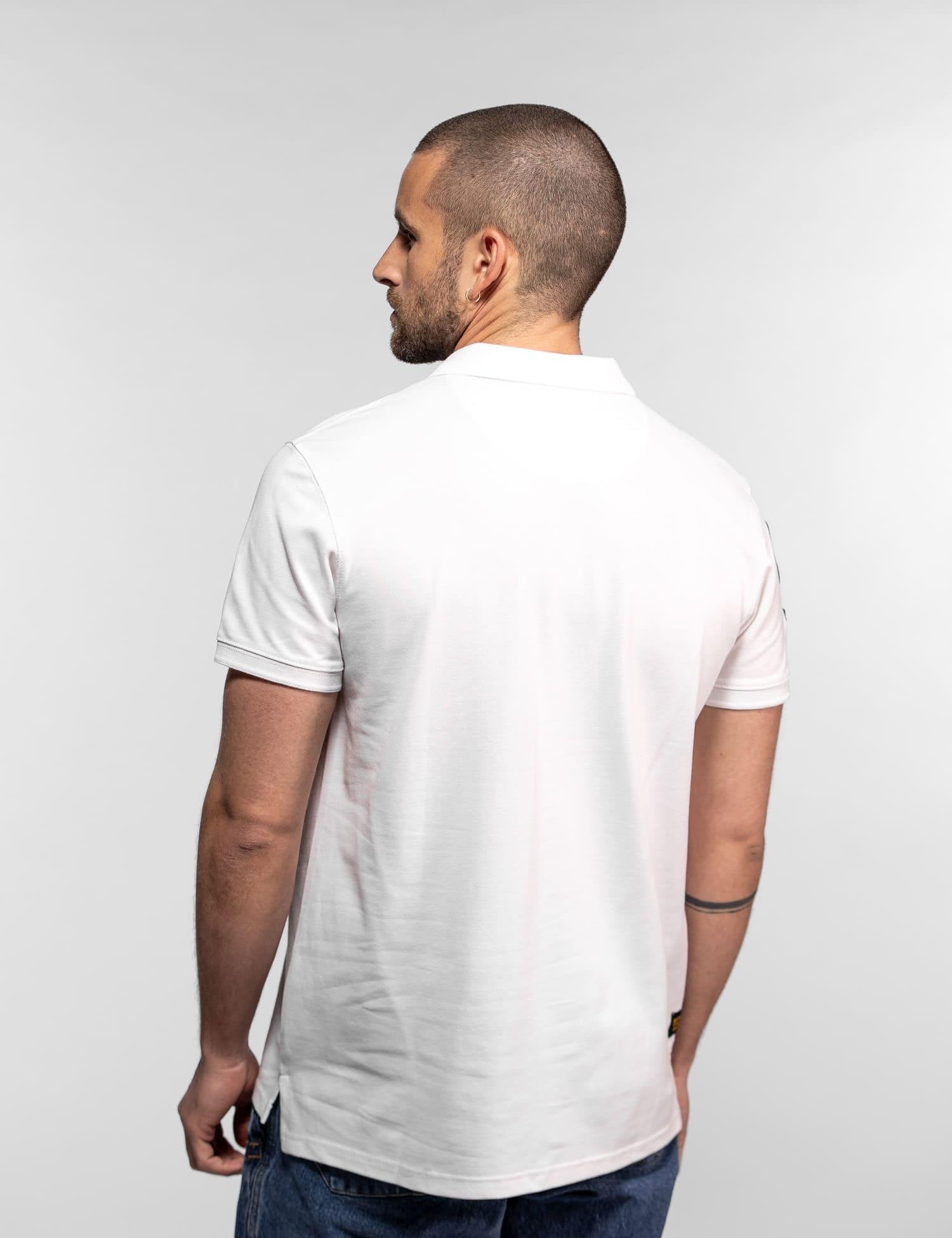 DAYTONA 73 Polo manica corta in cotone piqué con patch bianca 