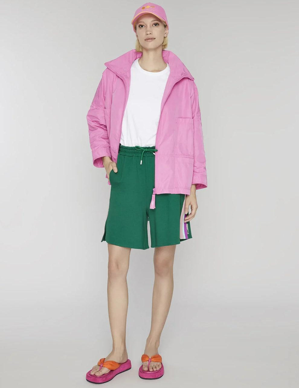 OOF WEAR Giacca donna corta 9089 con zip e tasche 